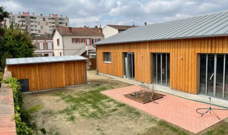 Couverture zinc et bardage bois d'une rénovation en loft à Toulouse